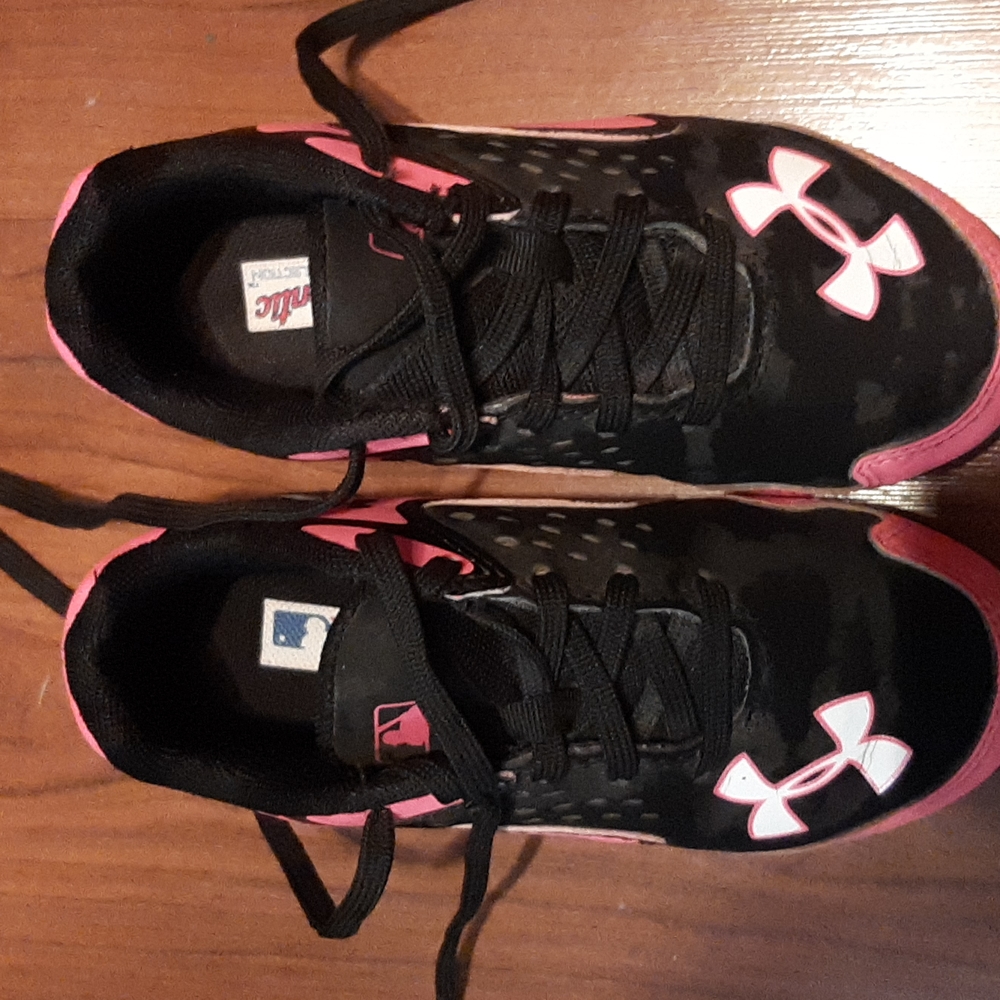 Under Armour girls baseball cleats.
